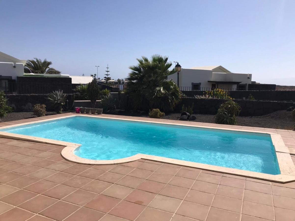 Villa Tania - Villa Independiente Con Piscina Privada Плая Бланка Екстериор снимка
