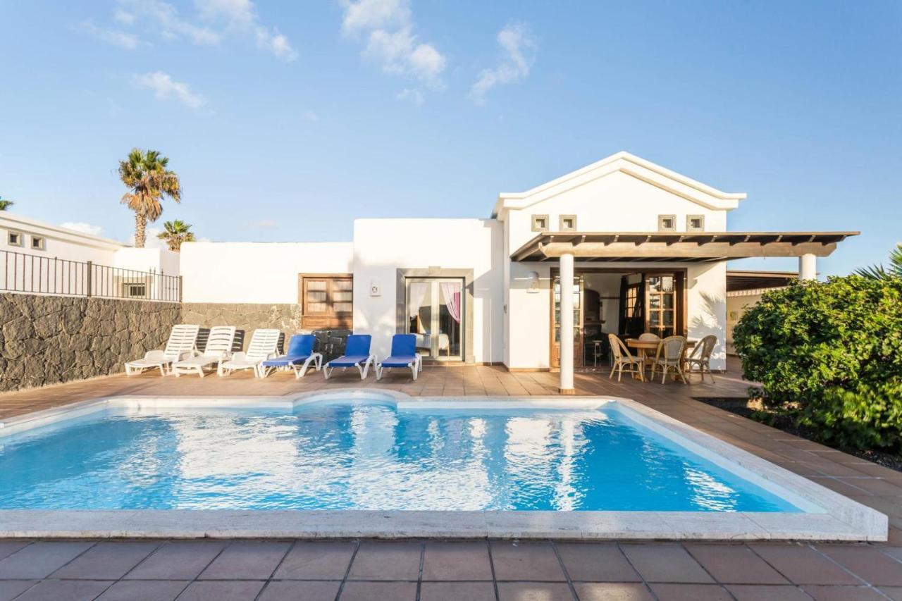 Villa Tania - Villa Independiente Con Piscina Privada Плая Бланка Екстериор снимка