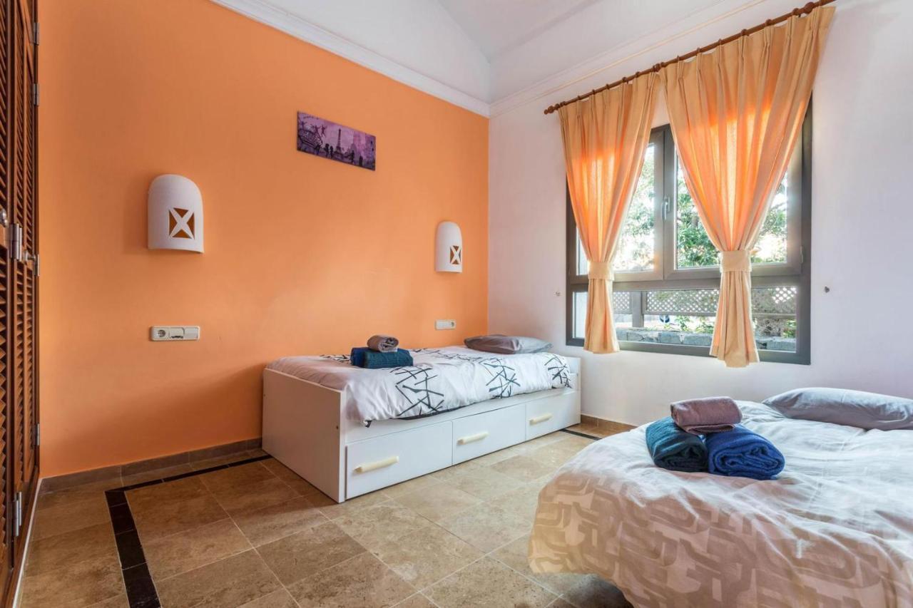 Villa Tania - Villa Independiente Con Piscina Privada Плая Бланка Екстериор снимка