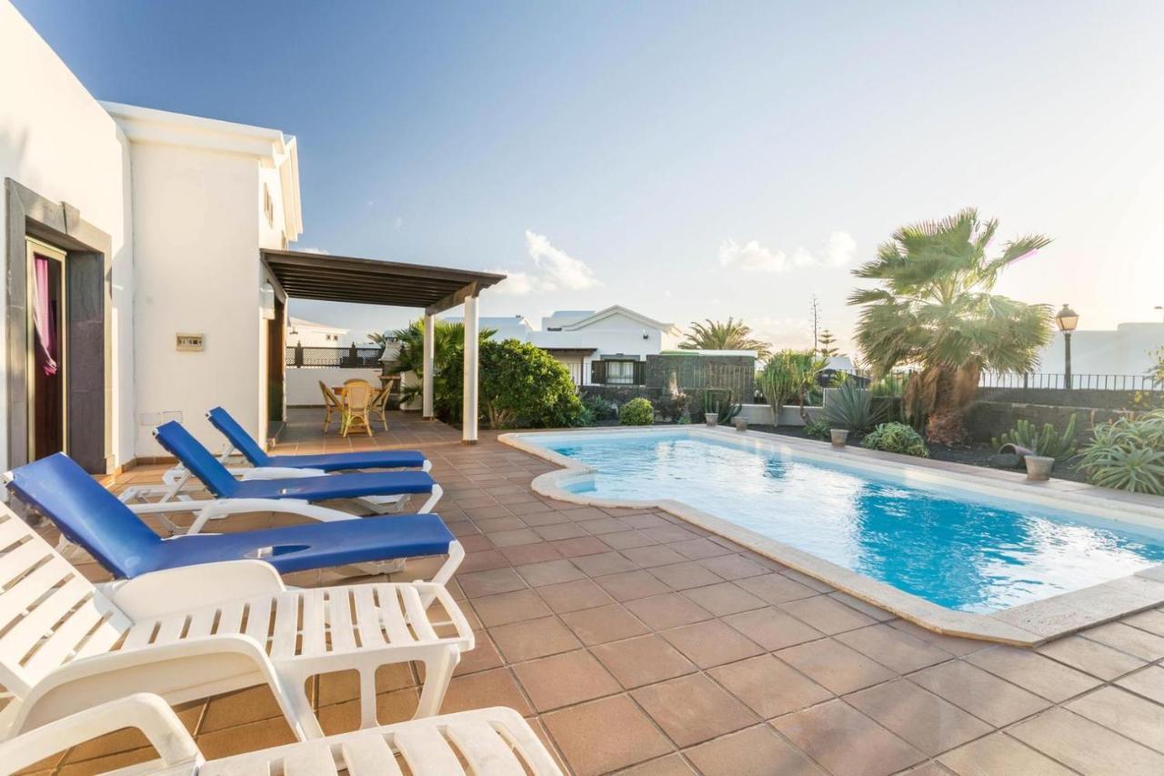 Villa Tania - Villa Independiente Con Piscina Privada Плая Бланка Екстериор снимка