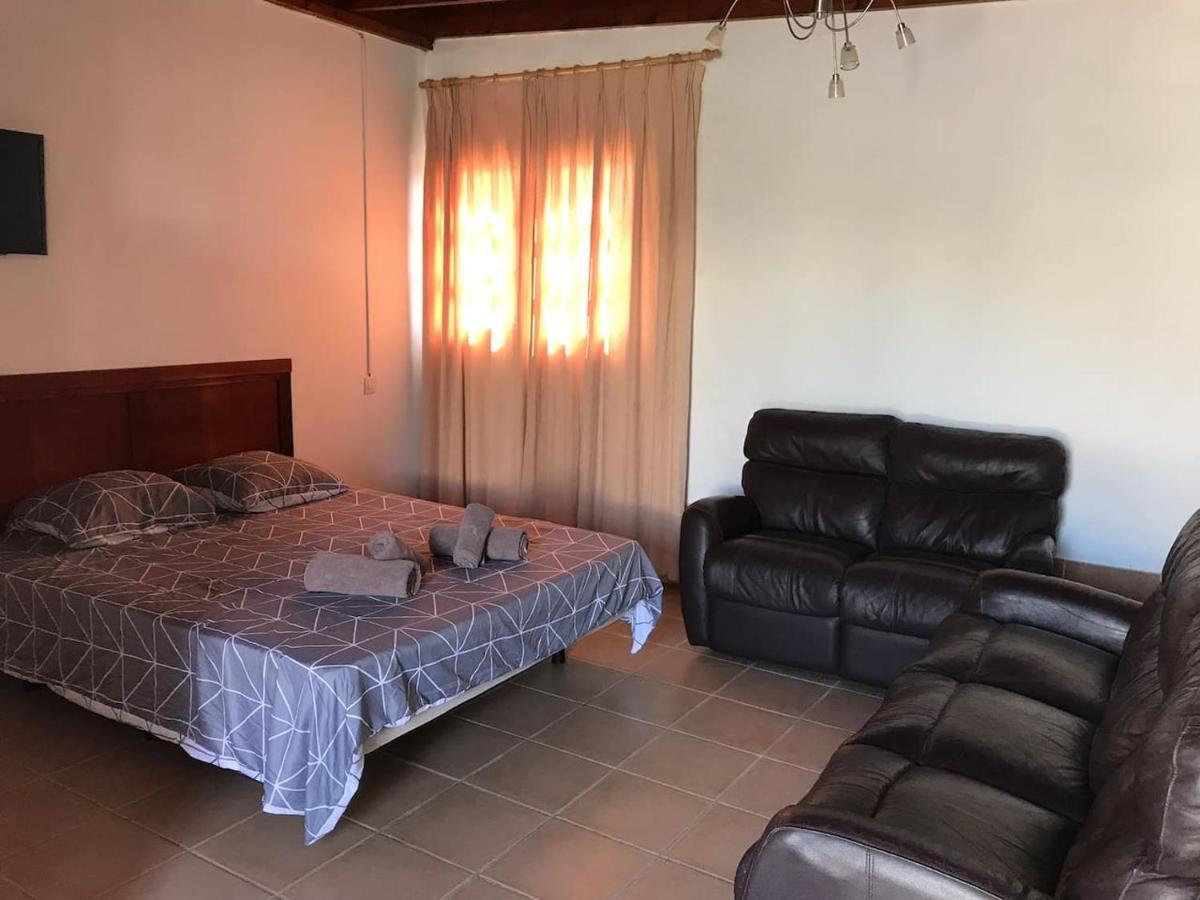 Villa Tania - Villa Independiente Con Piscina Privada Плая Бланка Екстериор снимка